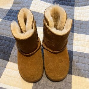 Toddler girl Uggs size 7